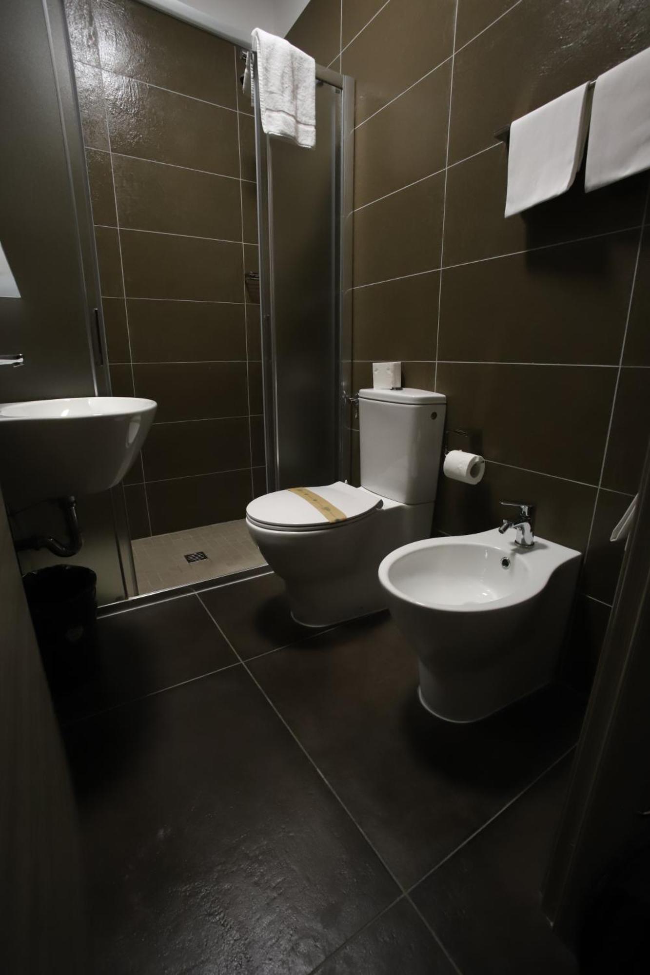 Tiby Hotel مودينا المظهر الخارجي الصورة