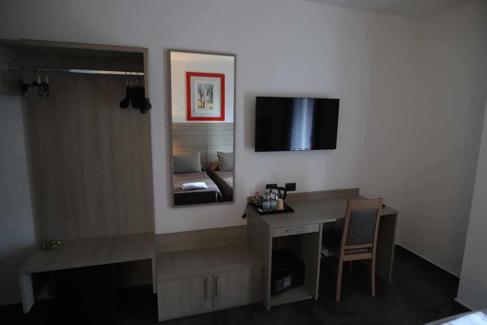 Tiby Hotel مودينا المظهر الخارجي الصورة