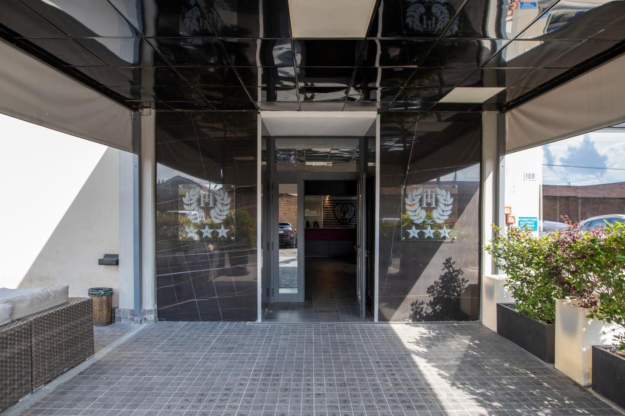 Tiby Hotel مودينا المظهر الخارجي الصورة