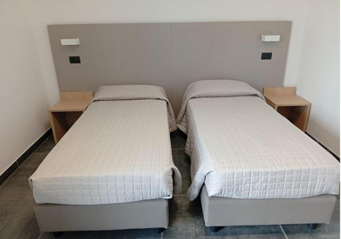 Tiby Hotel مودينا المظهر الخارجي الصورة